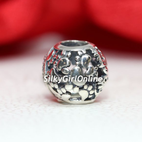 Pandora Fur Baby Hearts & Paw Prints Charm 792248C00 - Picture 3 of 4